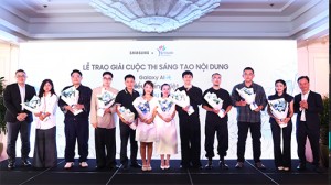 Trao hoa cho admin của các cộng đồng sáng tạo nội dung