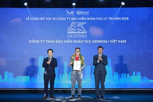 Đại diện Generali Việt Nam tại Lễ vinh danh Top 10 Công ty bảo hiểm nhân thọ uy tín năm 2025