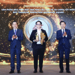 Đại diện của Generali Việt Nam tại Lễ vinh danh Diễn đàn Cấp cao Cố vấn Tài chính Việt Nam 2025