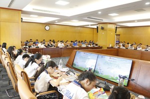 Lễ phát động Cuộc thi vẽ tranh “Sân chơi xanh cho tương lai em” đã thu hút sự tham gia của đông đảo học sinh, phụ huynh và đoàn viên thanh niên.