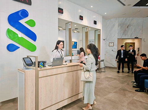 Standard Chartered Branch Office In Hannoi