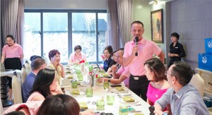 Ông Bùi Quốc Thắng, Tổng Giám đốc Nu Skin Việt Nam, chia sẻ về cam kết của Nu Skin về sứ mệnh phục vụ cộng đồng. (Ảnh: Nu Skin Việt Nam)